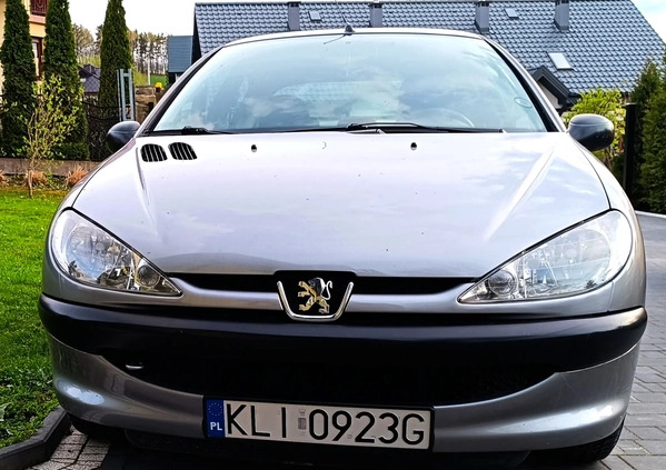 Peugeot 206 cena 7600 przebieg: 71000, rok produkcji 2004 z Limanowa małe 46